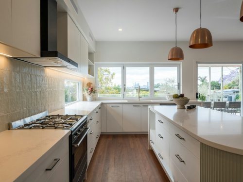 Getting Your Sarasota Home Guest-Ready: A Snowbird’s Cleaning Checklist